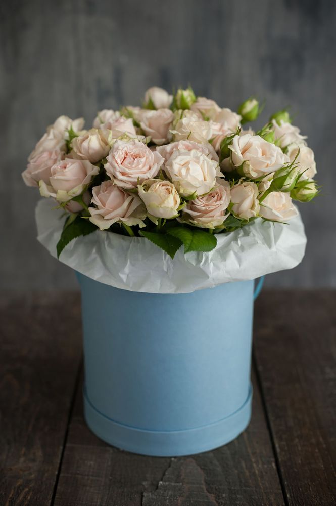 корпоративная коробка с розами для офиса в Абакане