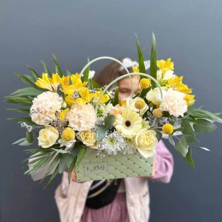 Сумочка с розами "Эпиа" в Абакане