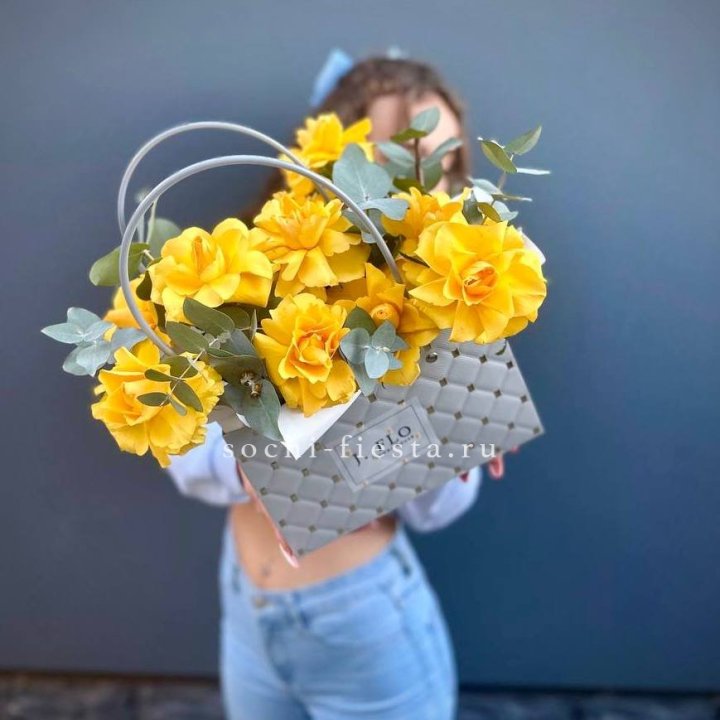 Сумочка с розами "Эдель" в Абакане