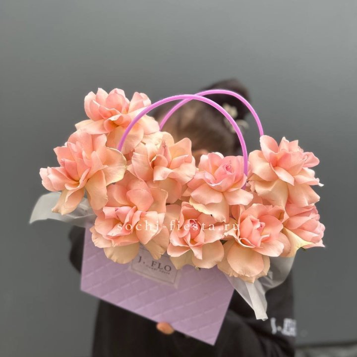 Сумочка с розами "Кети" в Абакане