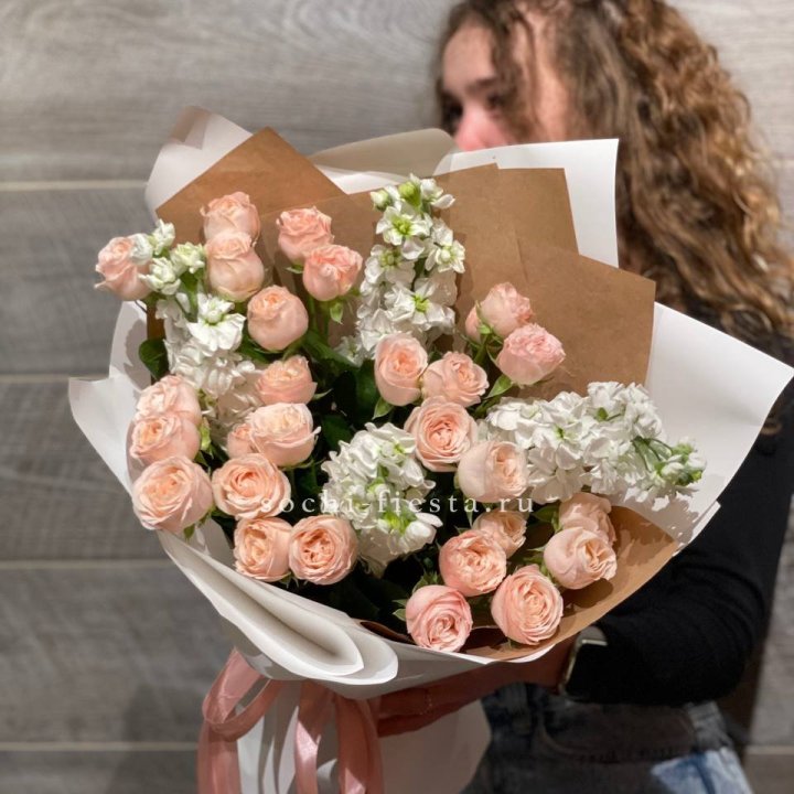 Букет бомбасти и маттиола в Абакане