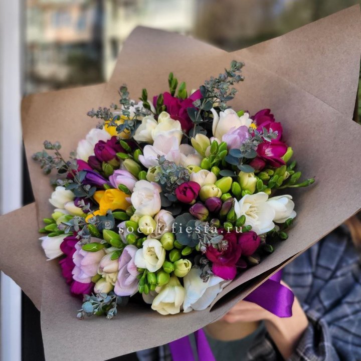 Букет фрезий "Радуга" в Абакане