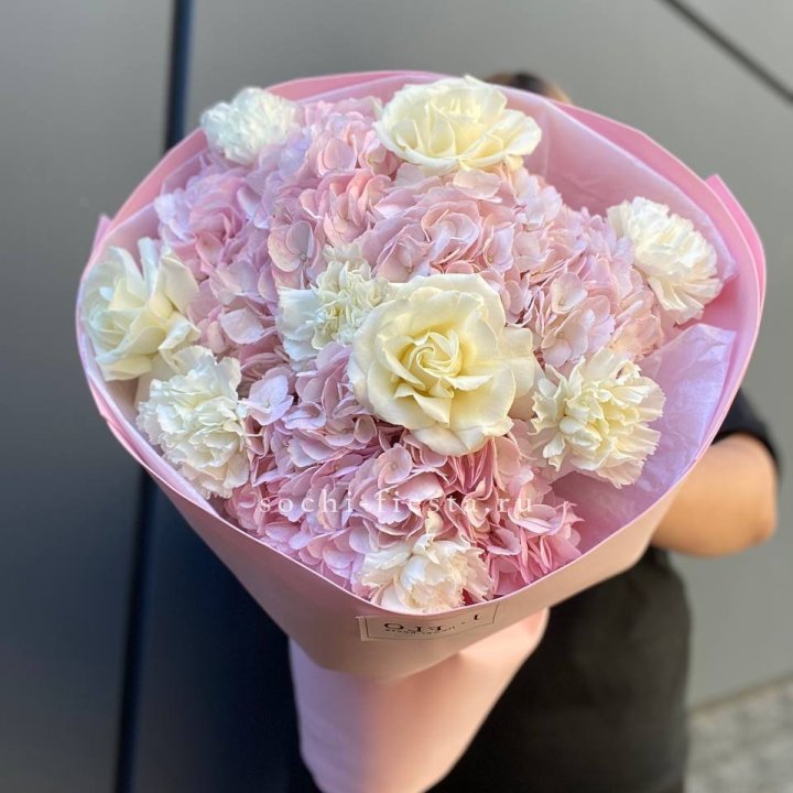  Букет гортензий и роз  в Абакане