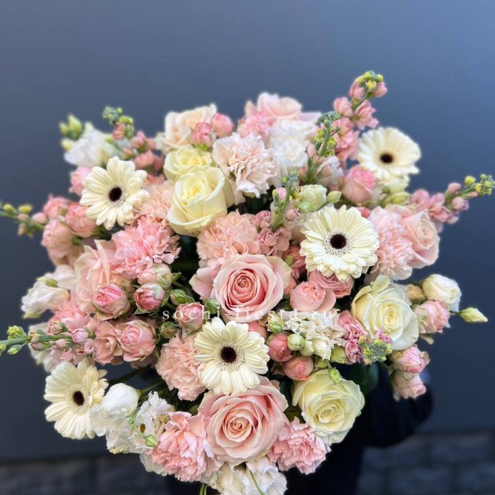 Авторский букет "Нежный" в Абакане