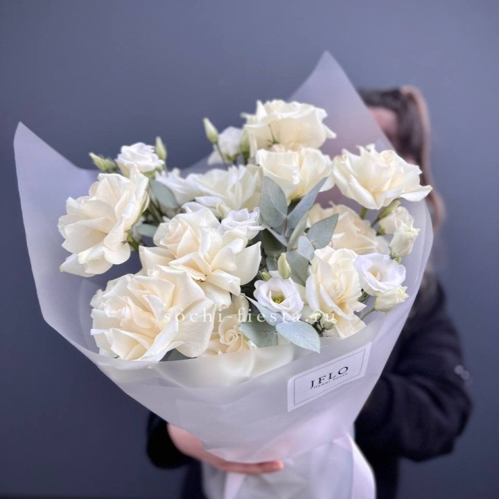 Букет французских роз и эустомы  в Абакане