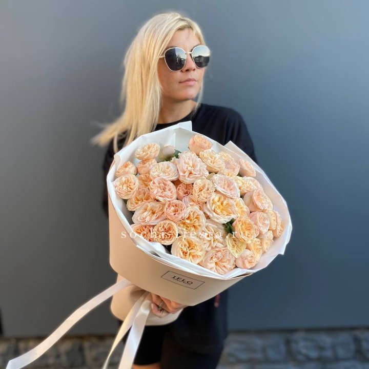 15 пионовидных роз №2 в Абакане