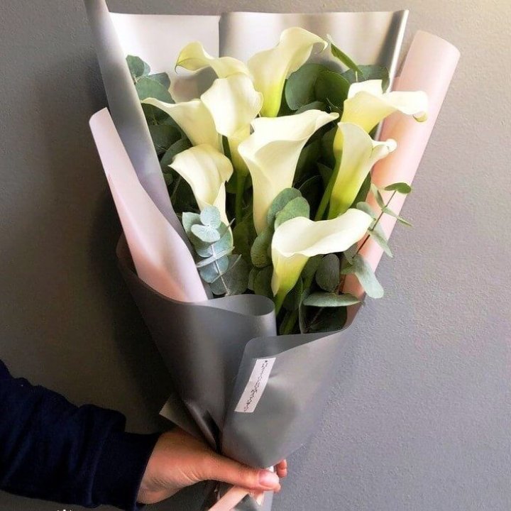 Каллы с эвкалиптом в Абакане