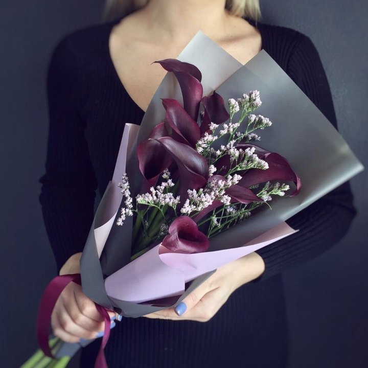 Букет фиолетовых калл в Абакане