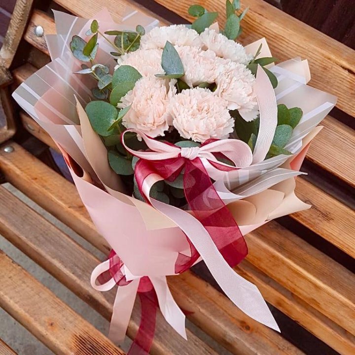 Диантусы с эвкалиптом в Абакане