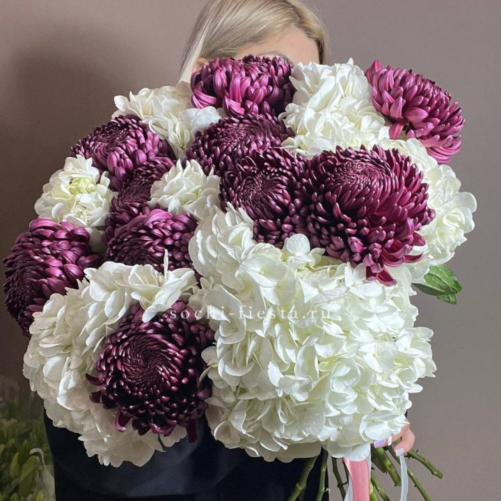 Охапка Бигуди и гортензий в Абакане