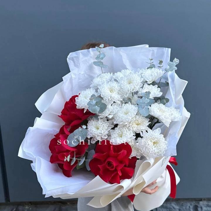 Дуо розы и хризантемы в Абакане