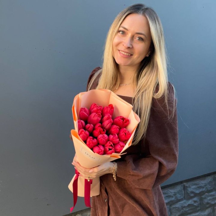  19 красных тюльпанов в Абакане