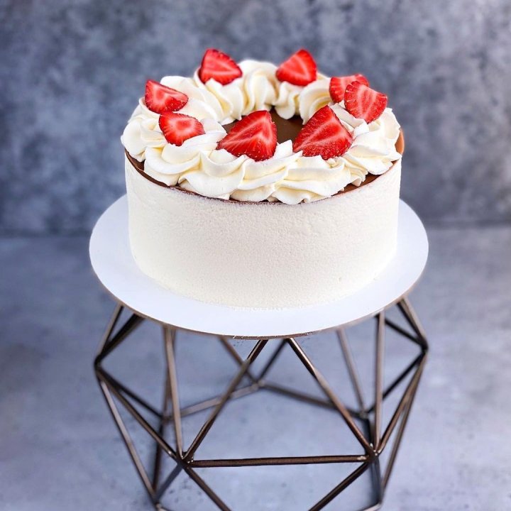 Торт "Клубника со сливками" в Абакане