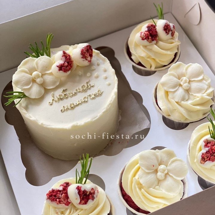 Капкейки и бенто-торт "Мамочке" в Абакане