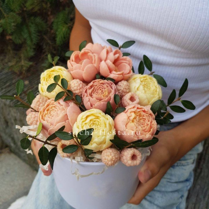 Шоколадный букет с ягодами в Абакане