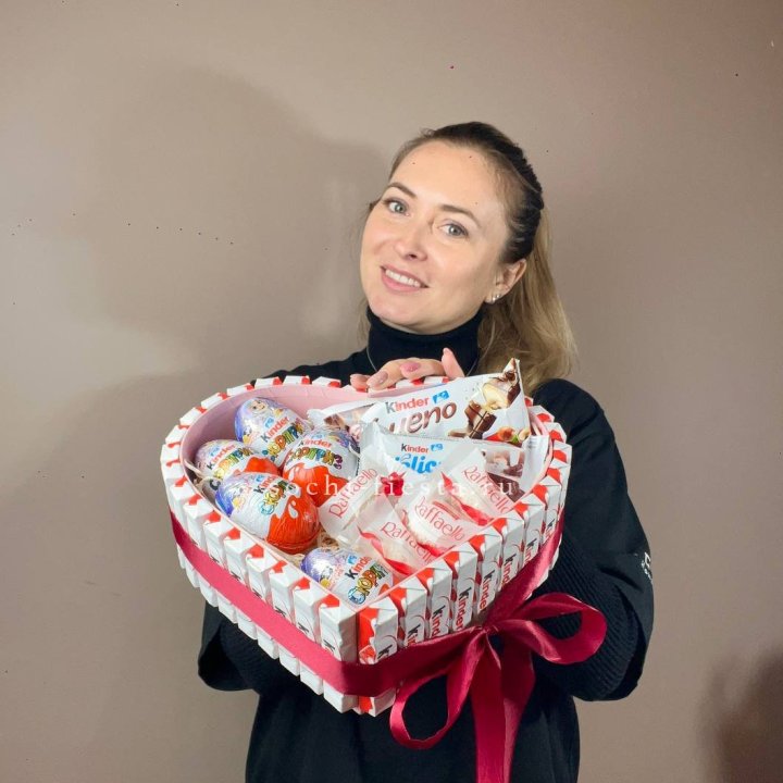 Подарочный набор сердце с Киндерами в Абакане