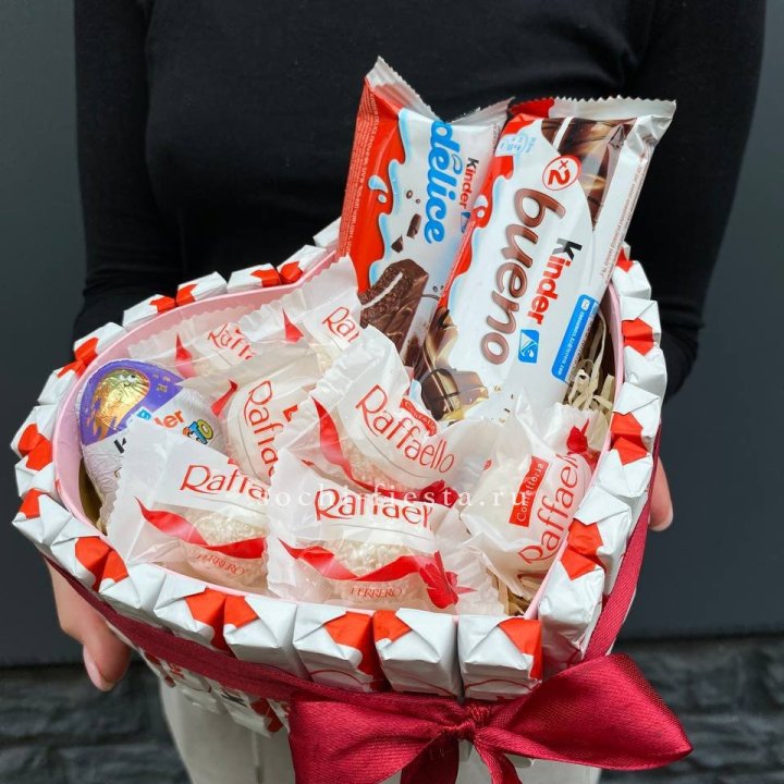 Подарочный набор сердце с Киндерами и Рафаэлло в Абакане