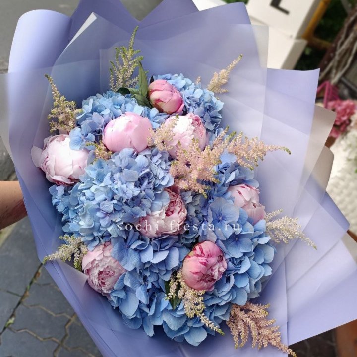Дизайнерский букет с гортензией №3 в Абакане