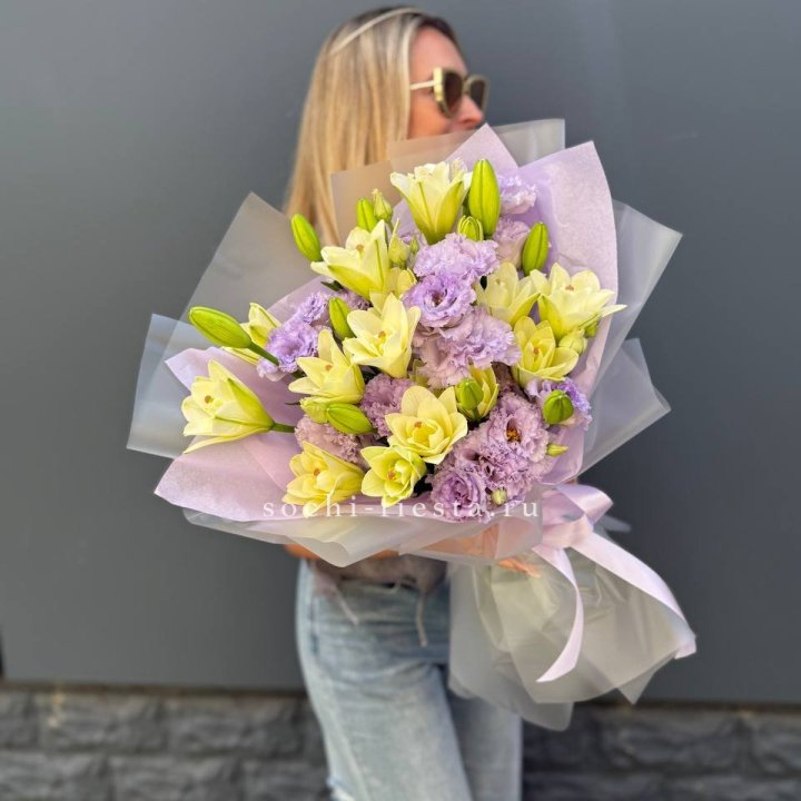  Букет лилий и эустом в Абакане