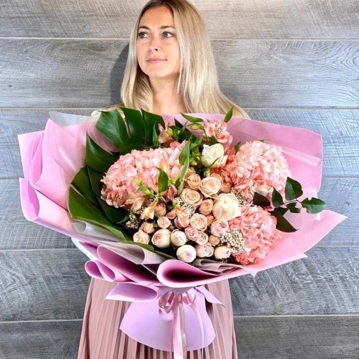 Дизайнерский букет "Валенсия-2" в Абакане