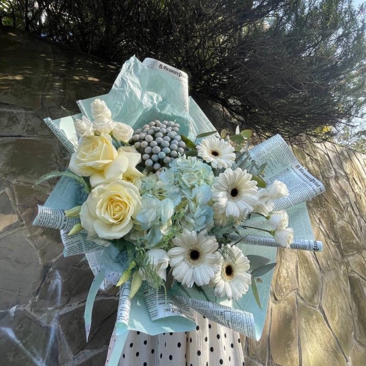 Дизайнерский букет "Линдж-блю" в Абакане