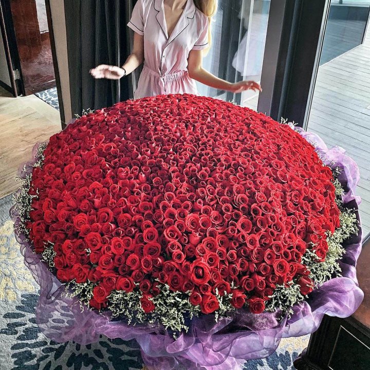 1001 роза в Абакане