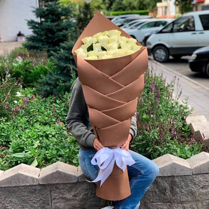 Голландские розы белые "Рыбка" в Абакане