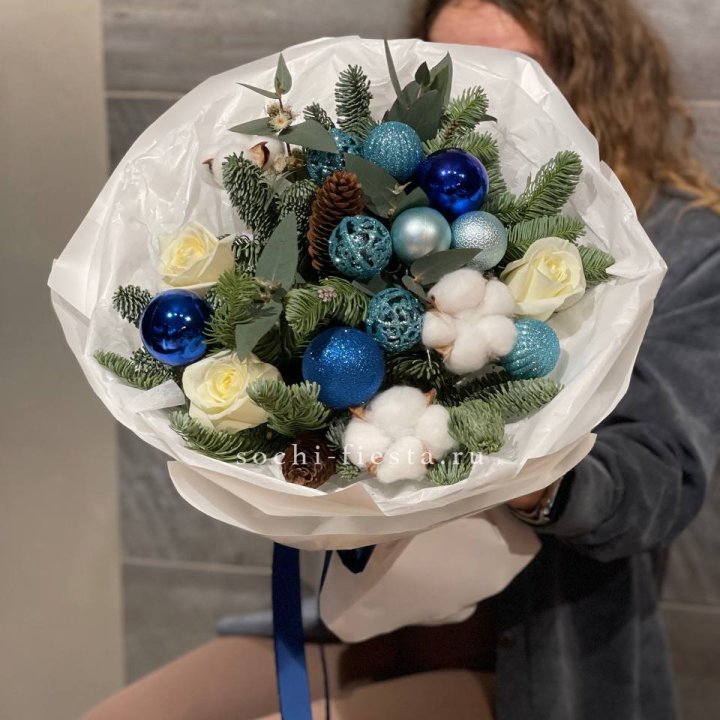 Новогодний букет "Синий иней" в Абакане