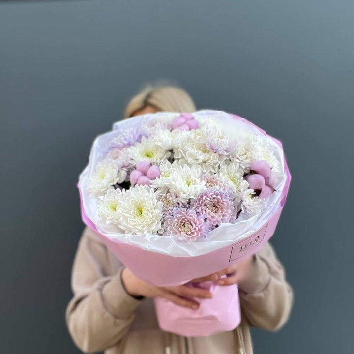 7 нежных хризантем в Абакане