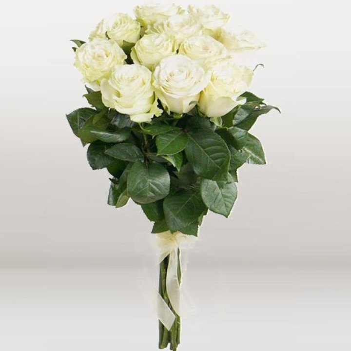 11 белых голландских роз в Абакане