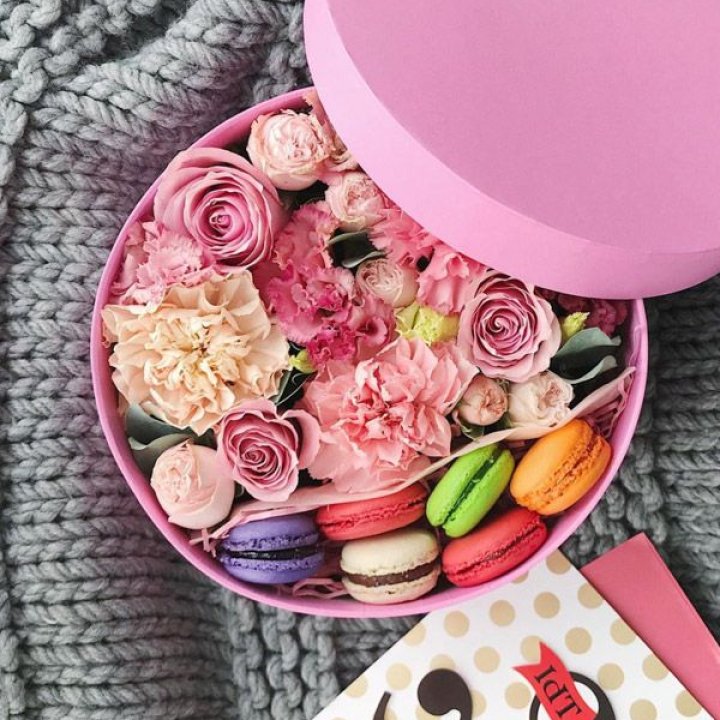 Цветочный бокс пинк в Абакане