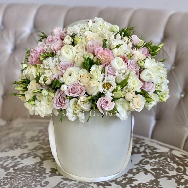 Цветочный бокс "Ловинг" в Абакане