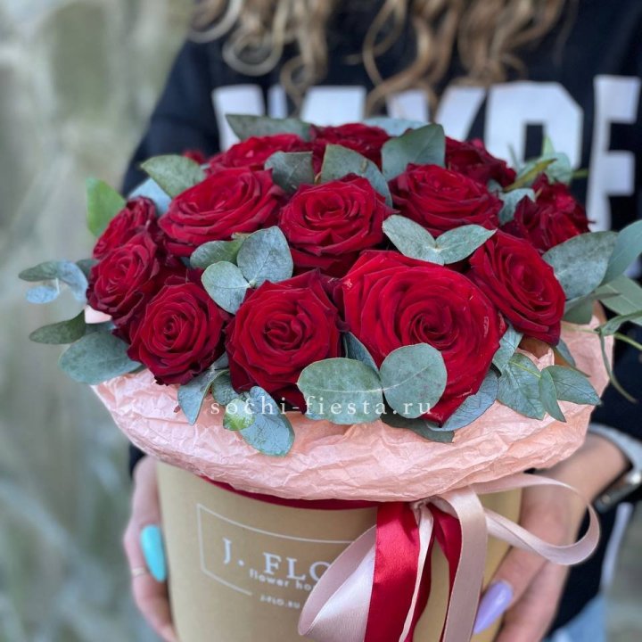 21 Красная роза в боксе №1 в Абакане