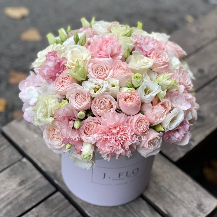 Цветочный бокс "Люксур" в Абакане