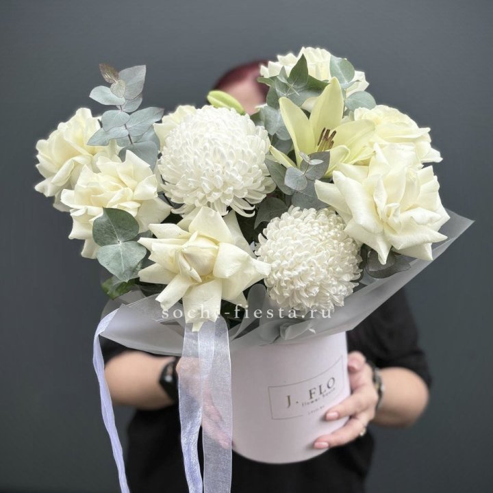 Цветы в шляпной коробке  в Абакане