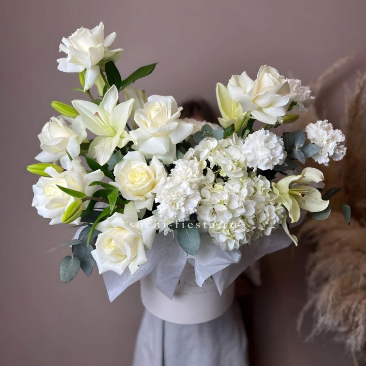 Цветочный бокс "Вайт дримс" в Абакане