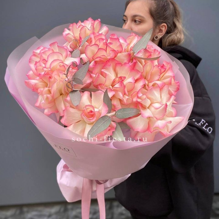 9 французских роз Джумилия в Абакане