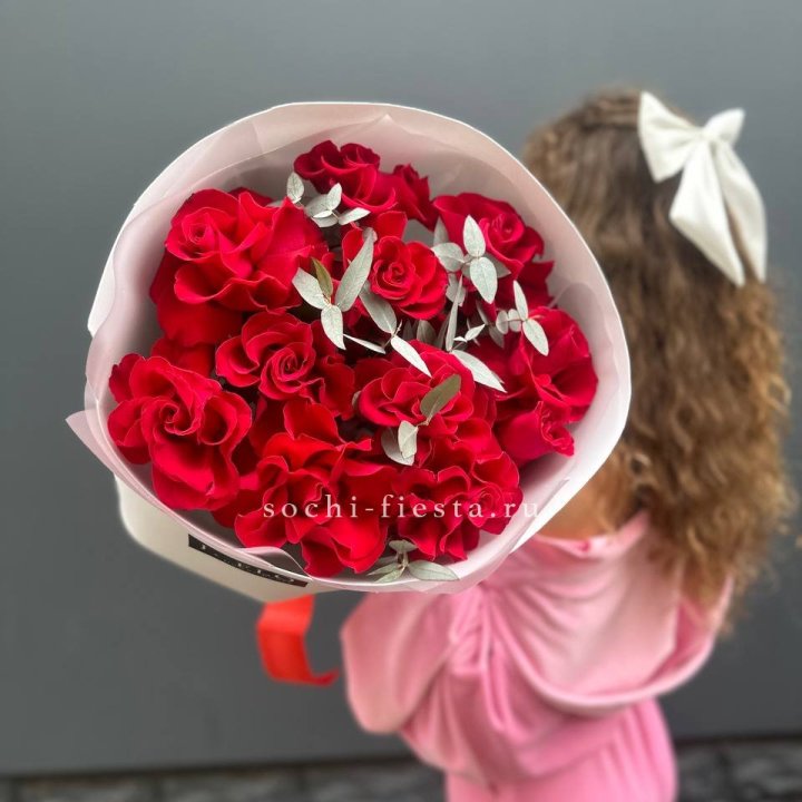 11 Красных французских роз в Абакане
