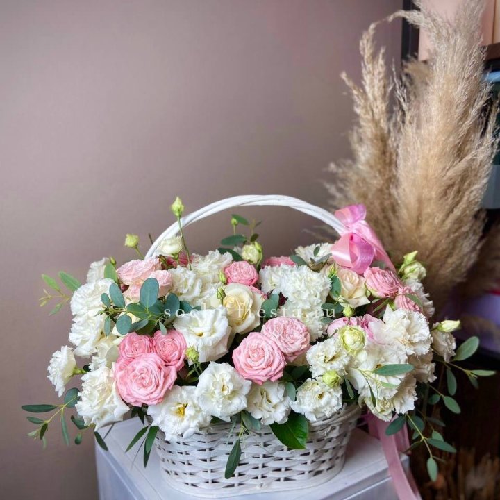Цветочная корзина "Пинки вайт" в Абакане