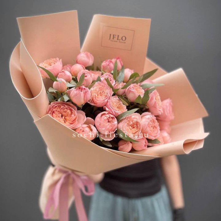 Букет из 9 кустовых роз Джульетта в Абакане