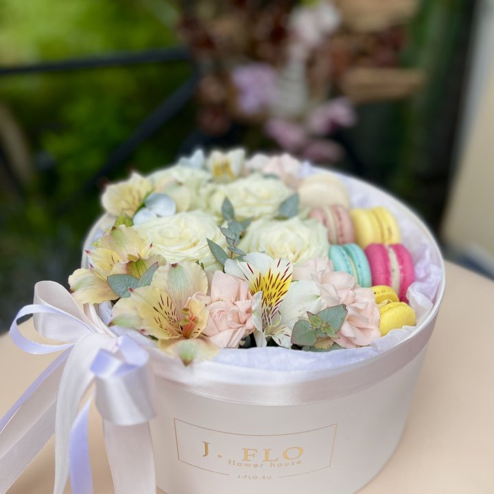 Цветочный бокс "Ника" в Абакане
