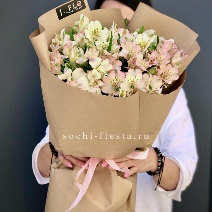 17  альстромерий в крафте в Абакане