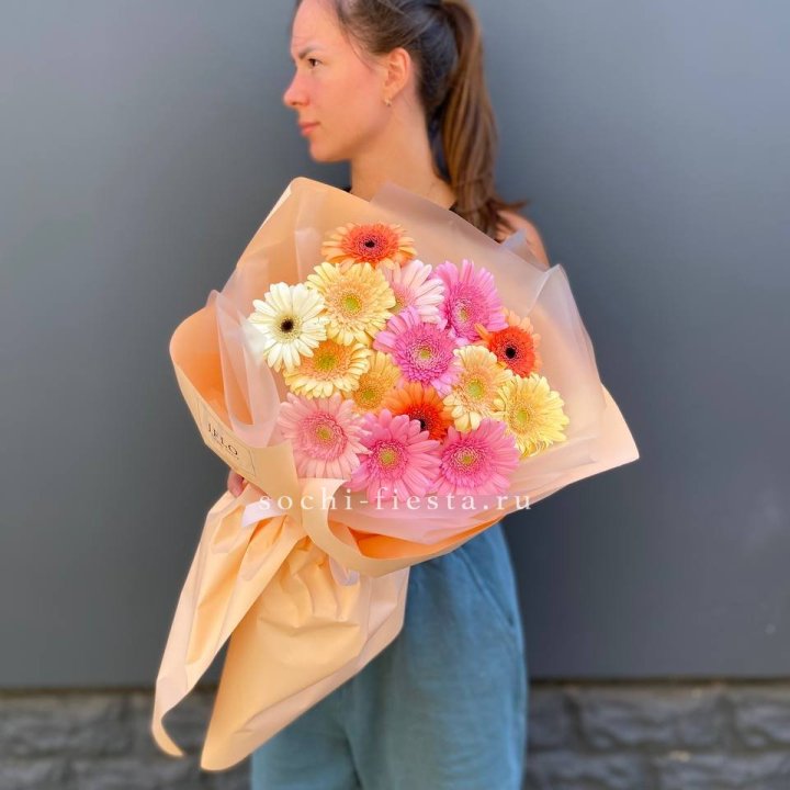 Букет разноцветных гербер в Абакане