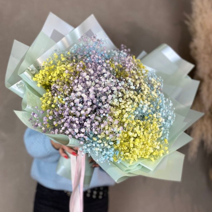 Букет радужных гипсофил в Абакане