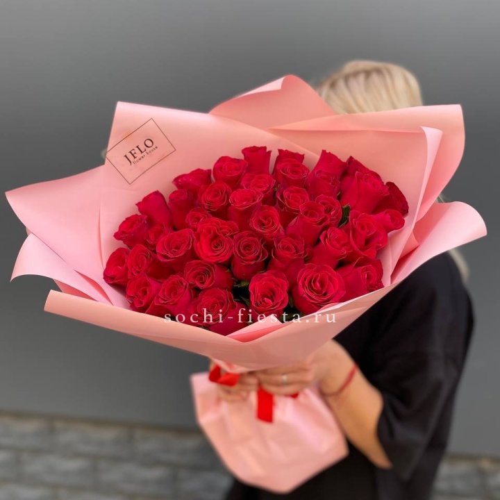 35 красных роз в Абакане