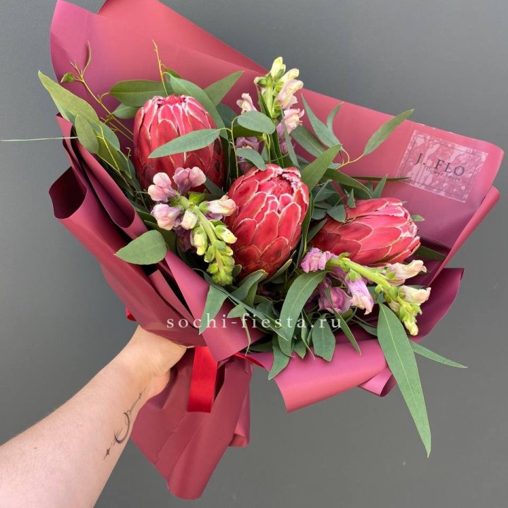 Букет из протеи "Квин" в Абакане