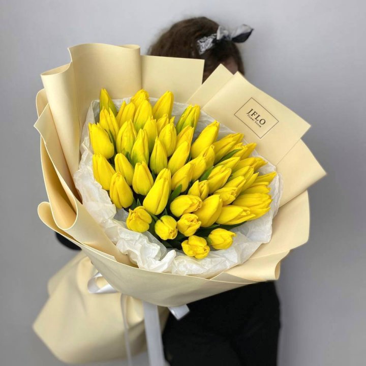 51 жёлтый тюльпан в Абакане