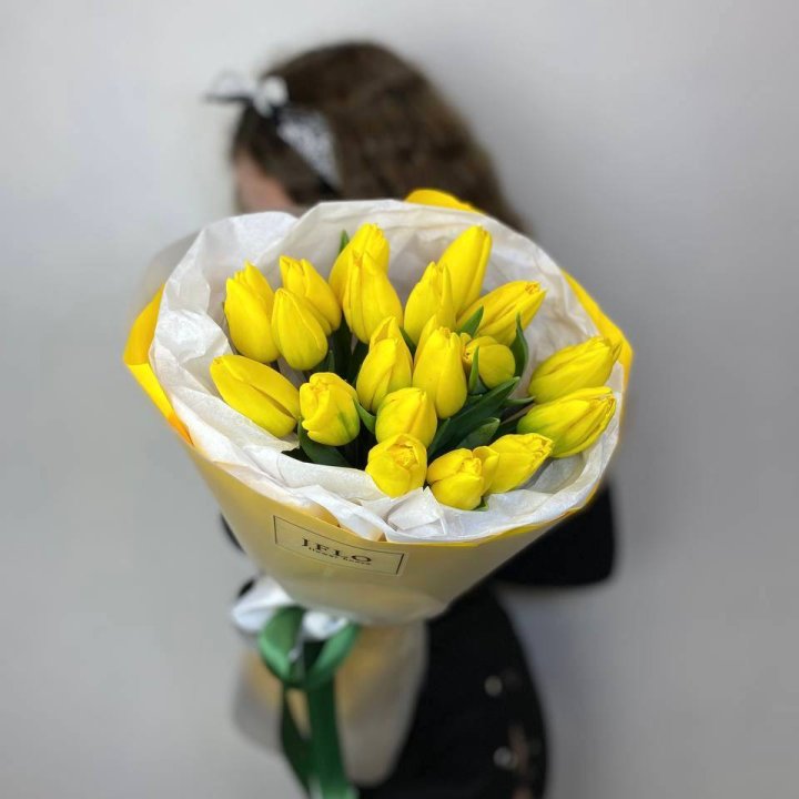  19 жёлтых тюльпанов в Абакане