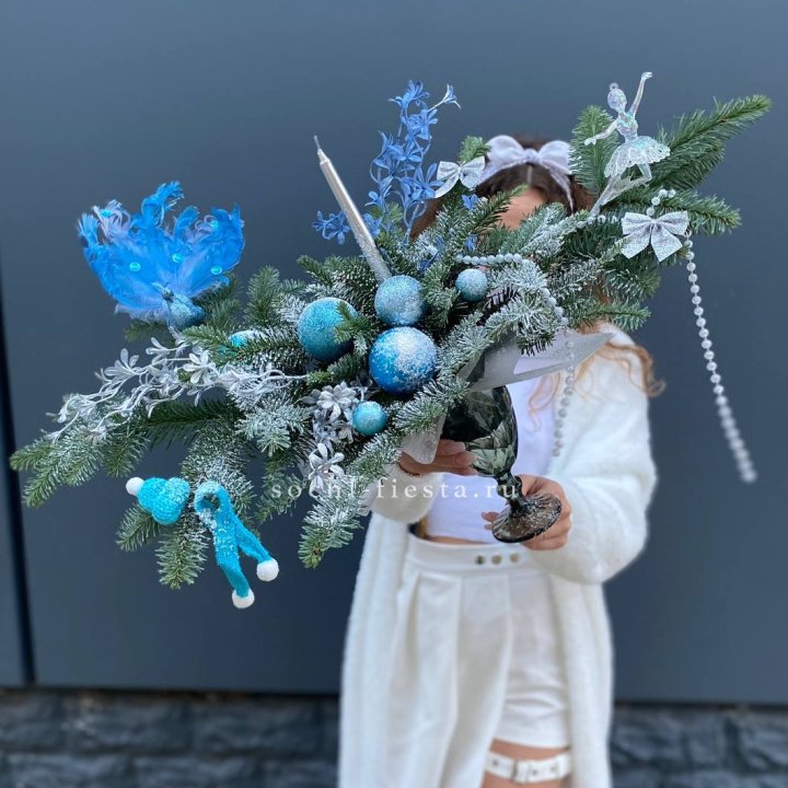 Композиция в бокале голубая в Абакане