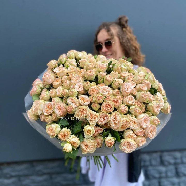 51 пионовидная роза в Абакане